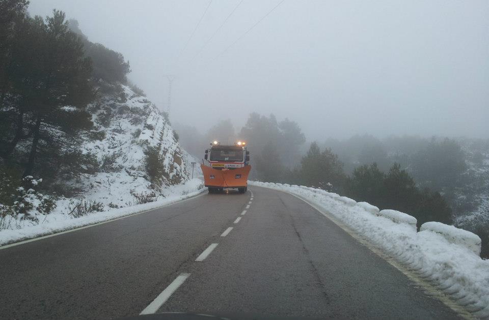 sneeuwschuiver spaanse bergen
